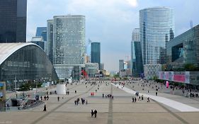 Apartment At Paris-Defense Arena Free Parking By Servallgroup